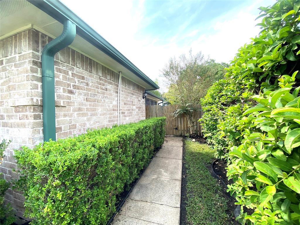 13907 Cantwell Drive, Houston, TX 77014