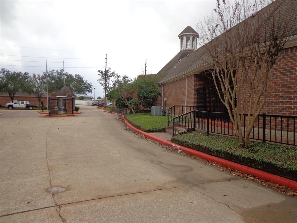 8888 Benning Drive 222, Houston, TX 77031