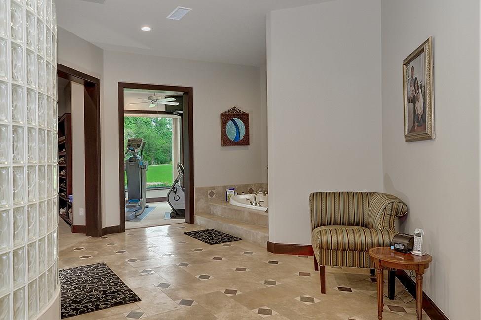 50 Palmer Woods Drive, The Woodlands, TX 77381