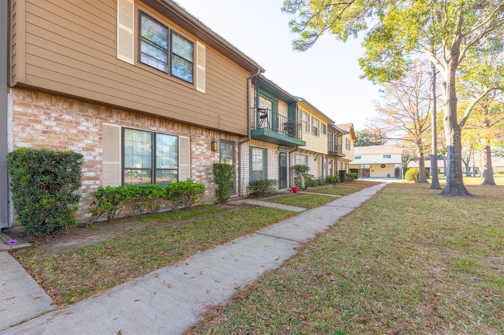 3860 Laura Leigh Drive, Friendswood, TX 77546