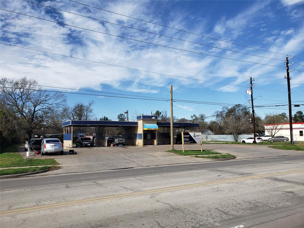 9213 Mesa Drive, Houston, TX 77028