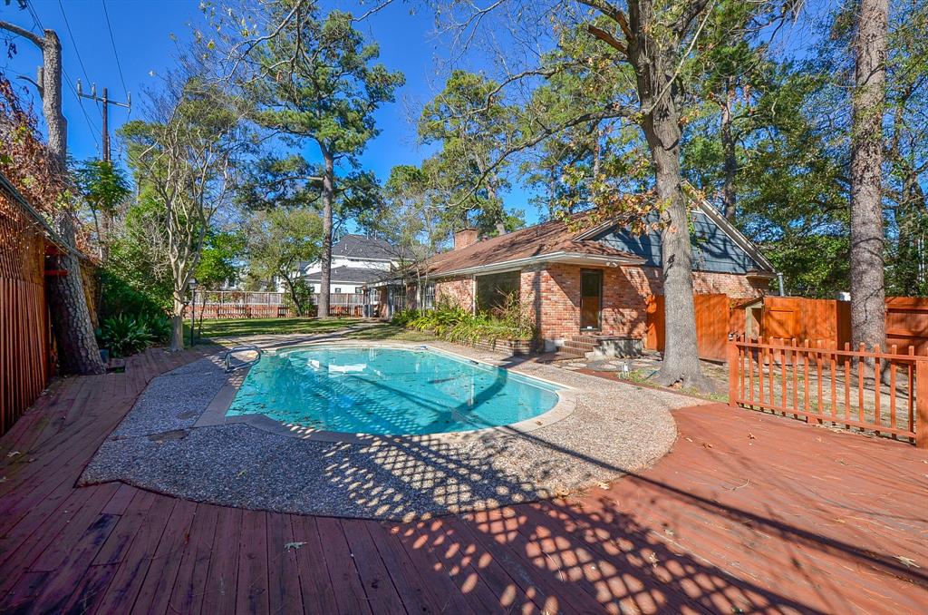 219 Pine Hollow Lane, Houston, TX 77056