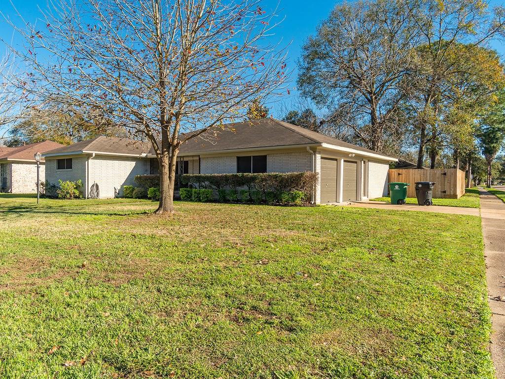 1215 Hidden Valley Drive, Houston, TX 77088