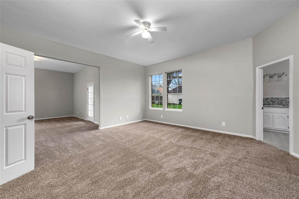 5318 S Oak Cove Drive, Houston, TX 77091