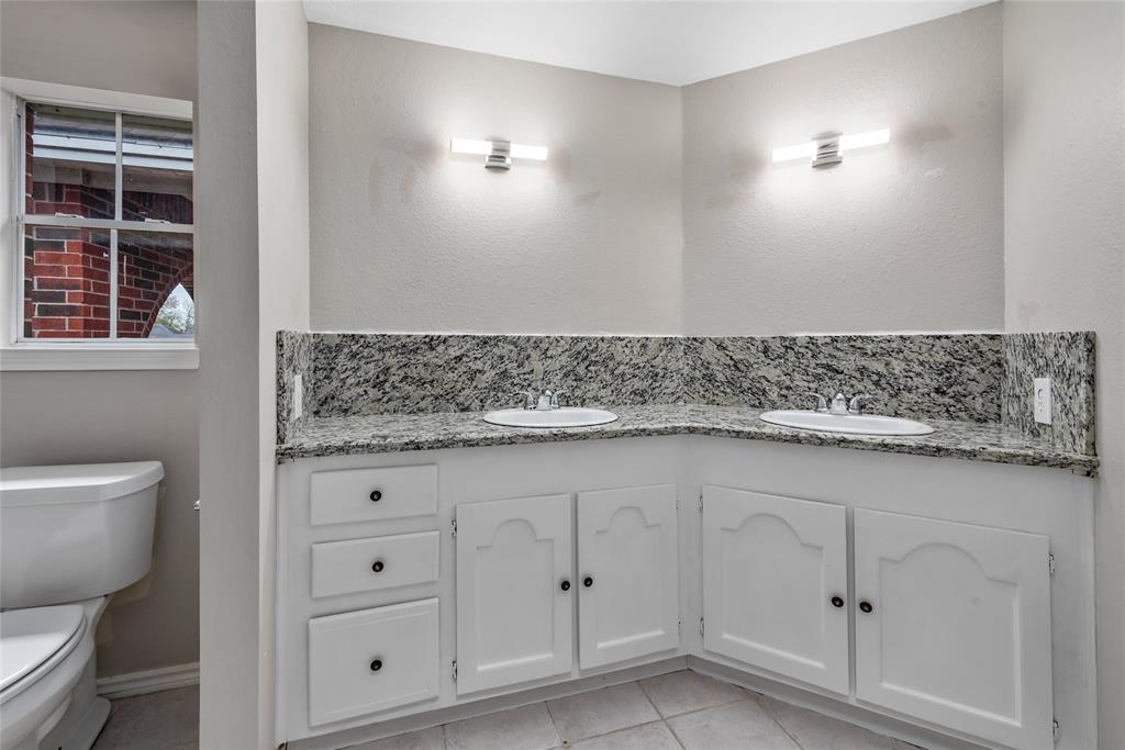 5318 S Oak Cove Drive, Houston, TX 77091