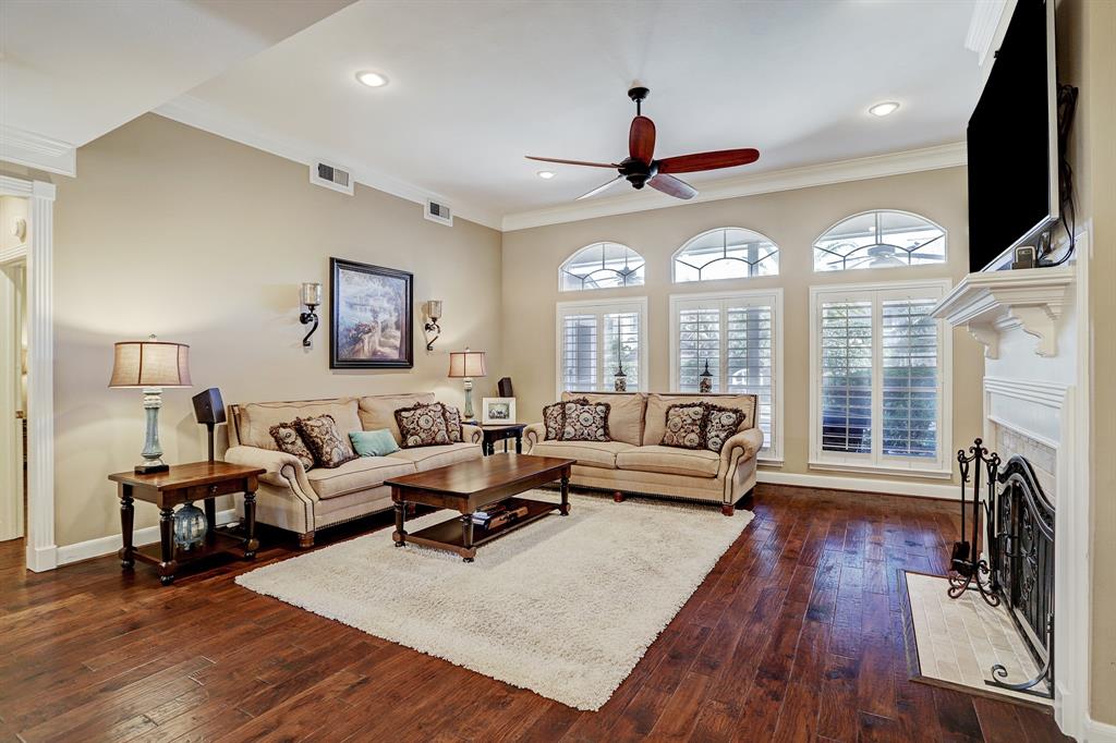 5814 Woodland Creek Drive, Kingwood, TX 77345