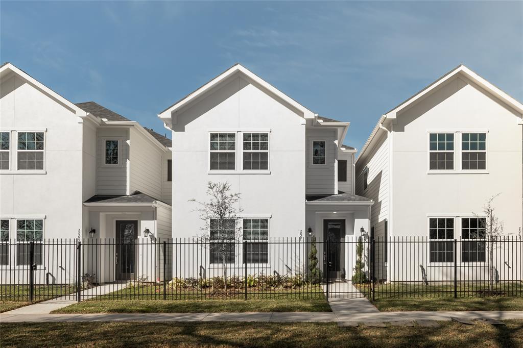 2067 Sherwood Forest Street, Houston, TX 77043