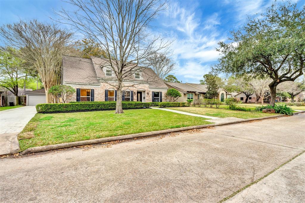 10906 Ella Lee Lane, Houston, TX 77042