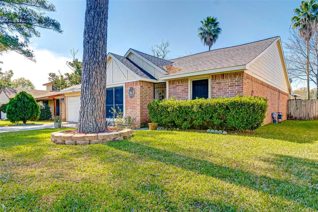 10611 Mackenzie Drive, Houston, TX 77086