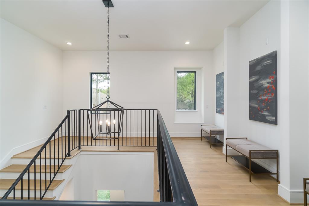 535 Kickerillo Drive, Houston TX 77079