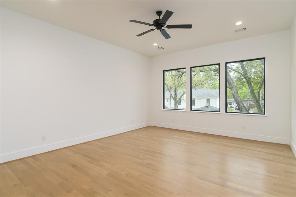 535 Kickerillo Drive, Houston TX 77079