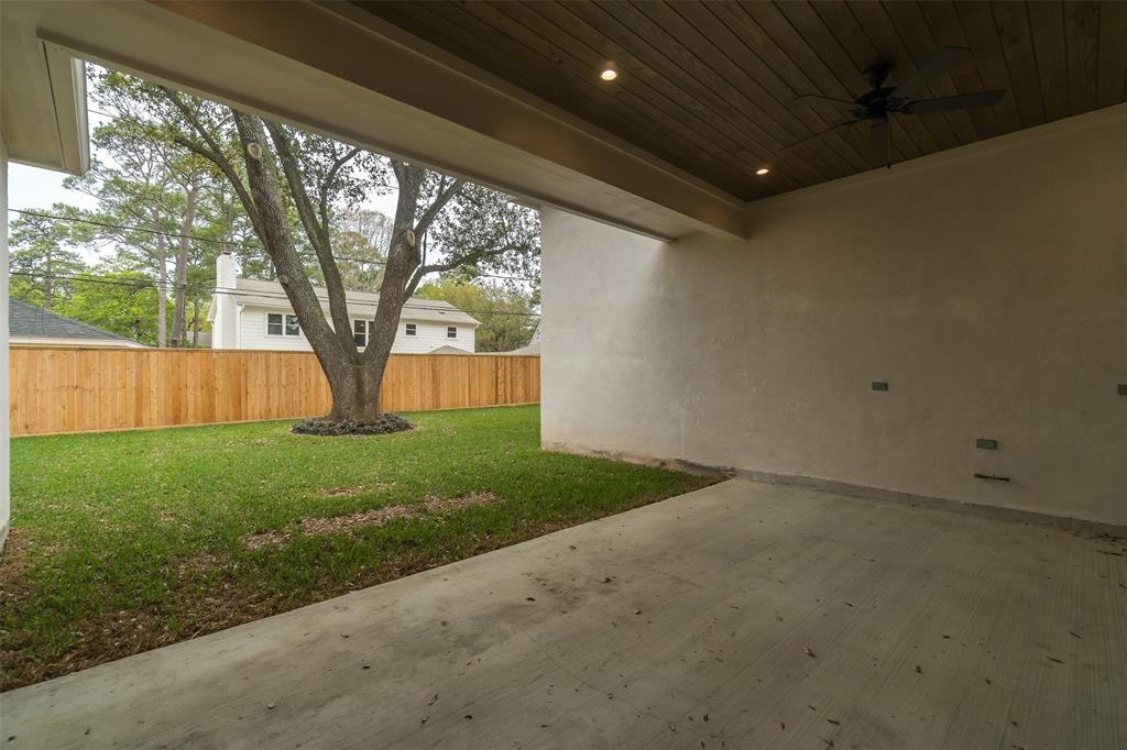 535 Kickerillo Drive, Houston TX 77079