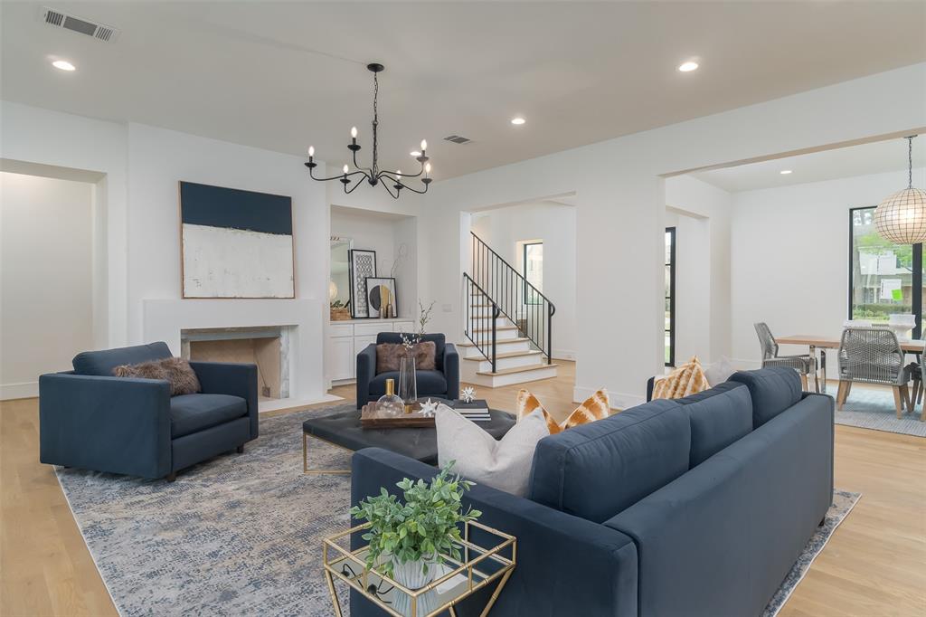 535 Kickerillo Drive, Houston TX 77079