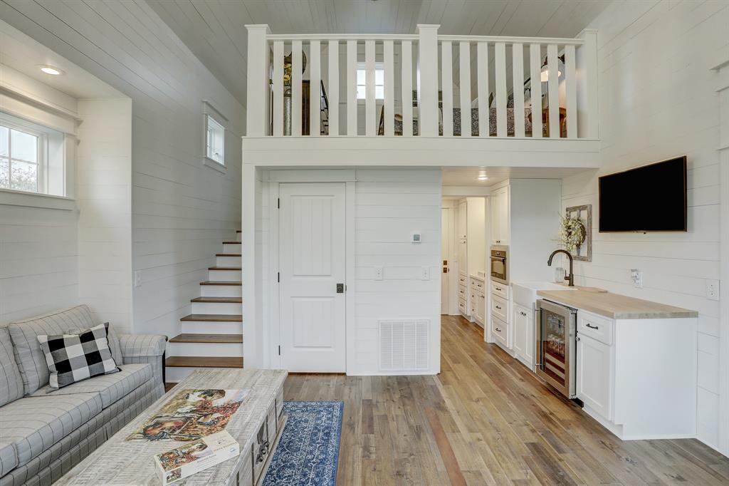 MLS Search Round Top Real Estate