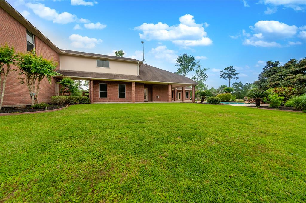 1425 Chocolate Bayou Drive, Alvin, TX 77511