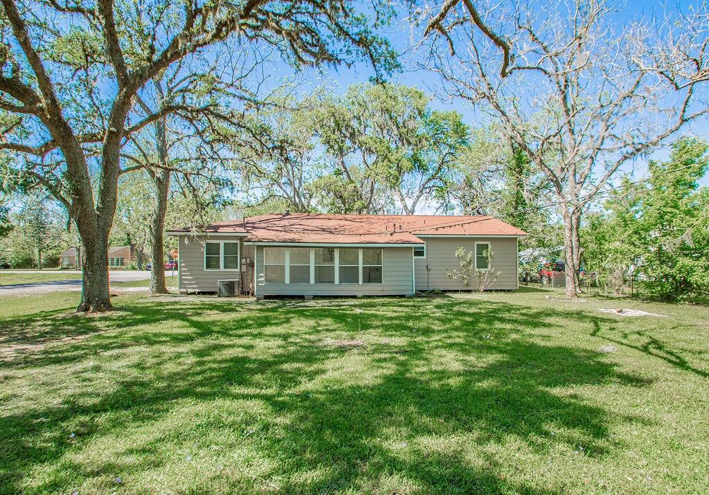 1002 2nd Street, Sweeny, TX 77480