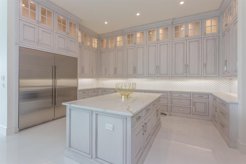 27 Riverstone Island, Sugar Land, TX 77479