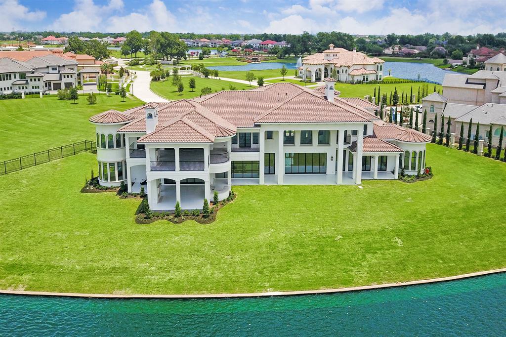 27 Riverstone Island, Sugar Land, TX 77479