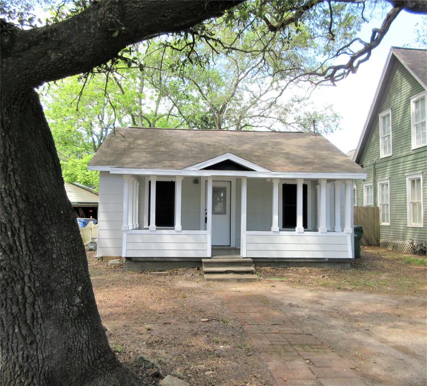 506 W Blum Street, Alvin, TX 77511