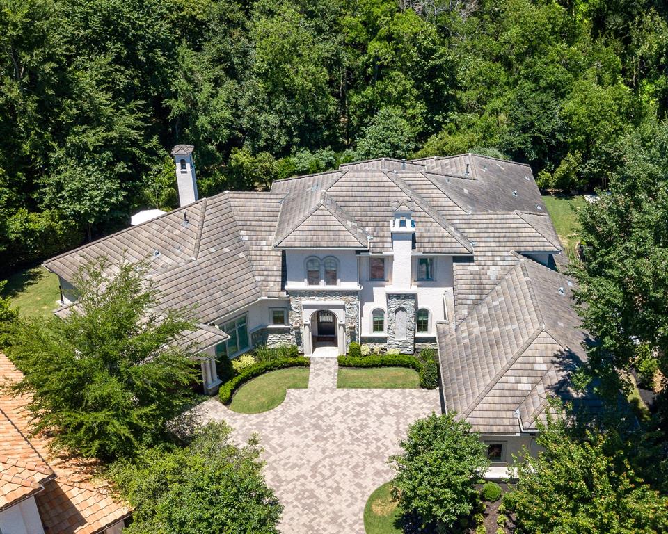 7 Karsten Creek Court, The Woodlands, TX 77389