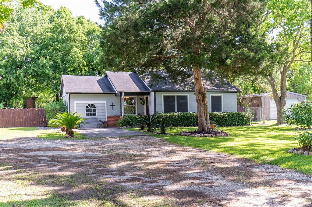 2200 E Texas Avenue, Baytown, TX 77520