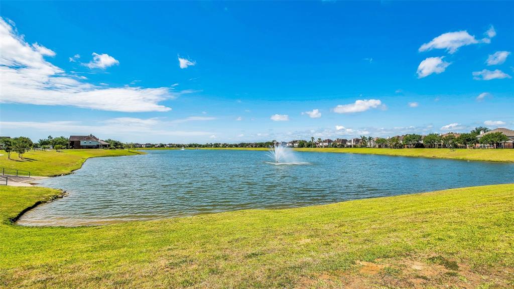2504 Brittany Lakes Drive, League City, TX 77573