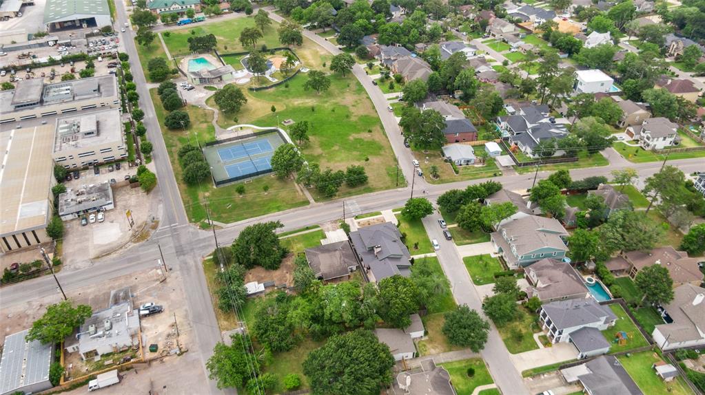 3602 Oak Forest Drive, Houston, TX 77018