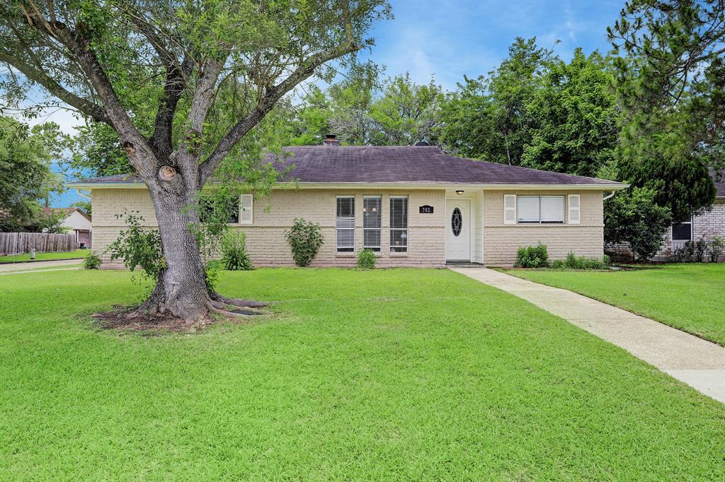 17022 Blackhawk Boulevard, Friendswood, TX 77546