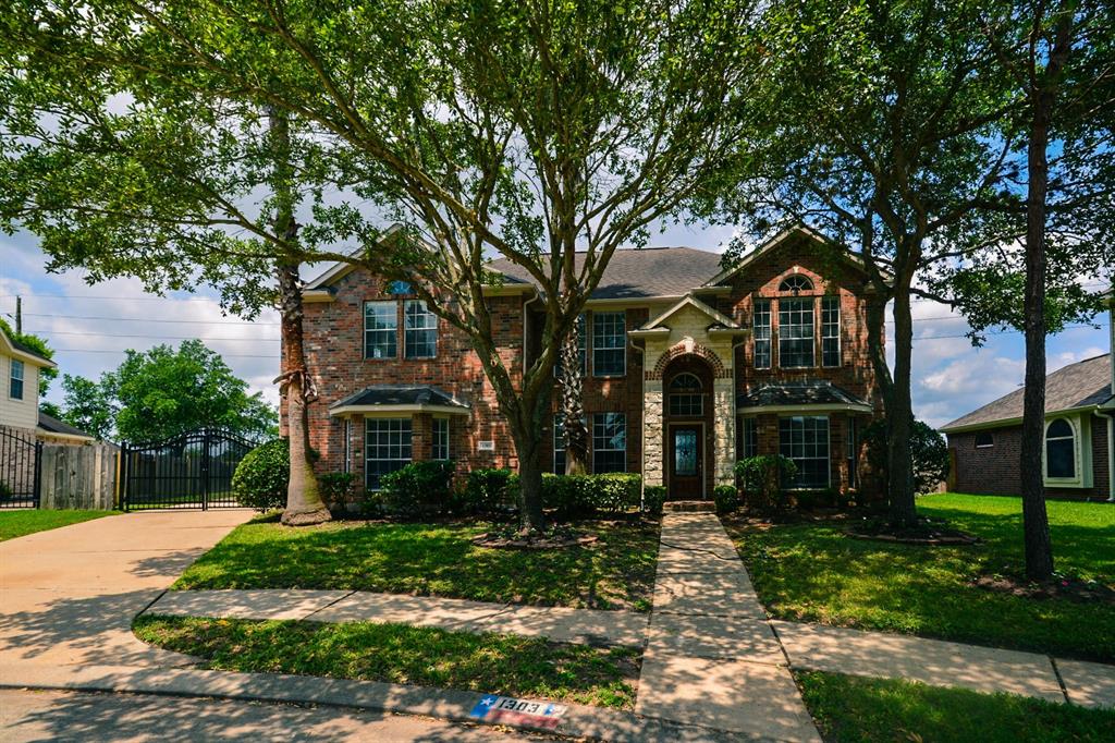 1303 Pine Mills Drive, Richmond, TX 77469