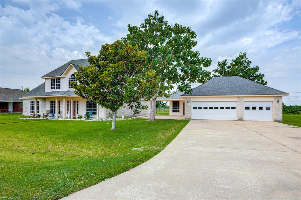 12407 W River Run Drive, Mont Belvieu, TX 77523