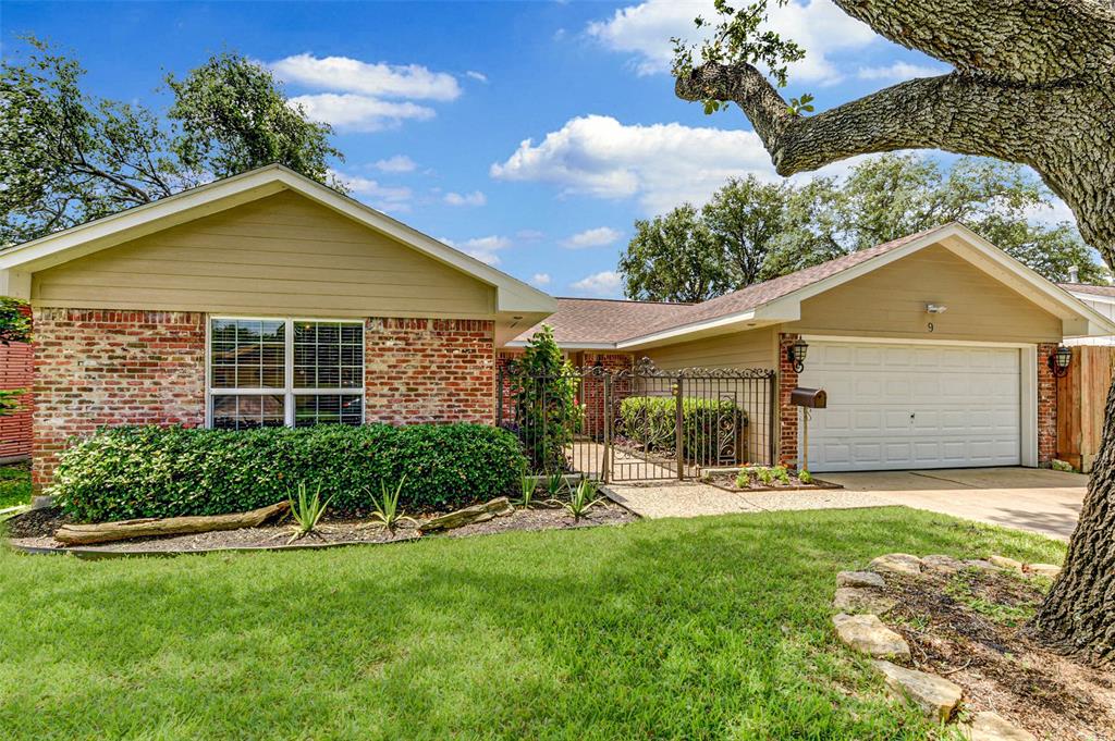 Sold 9 Maple Lane, Galveston, TX 77551 3 Beds / 2 Full Baths 143.