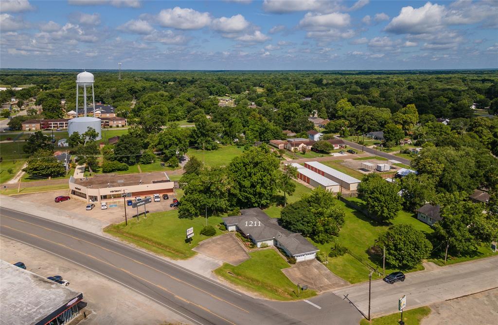 1211 N Main Street, Liberty, TX 77575