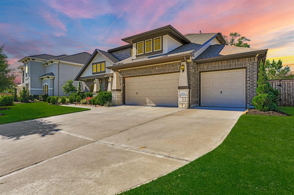 13211 Tracewood Hills Lane, Houston, Texas, 77044