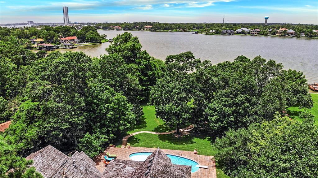 311 Lakeshore Drive, Taylor Lake Village, TX 77586