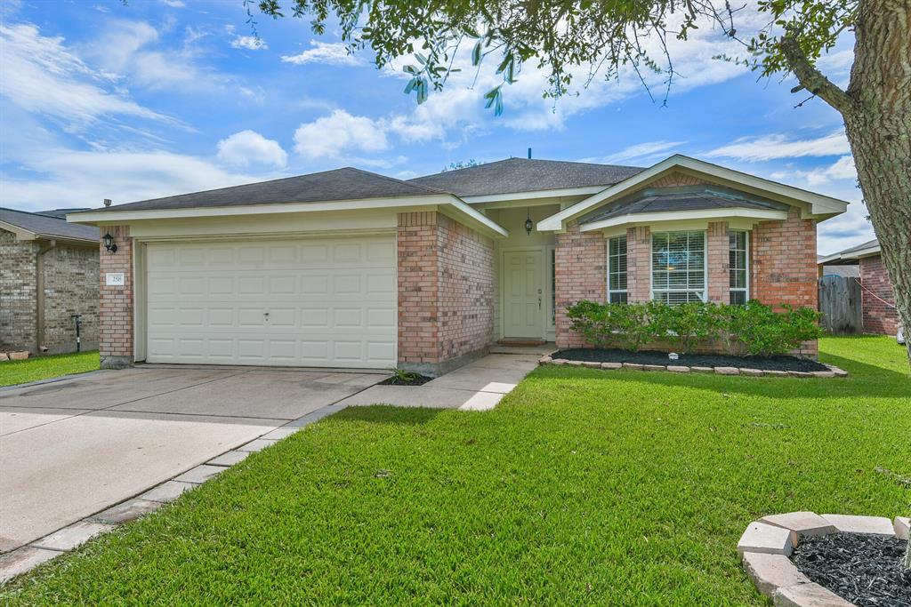 258 Crystal Isle Drive, Dickinson, TX 77539