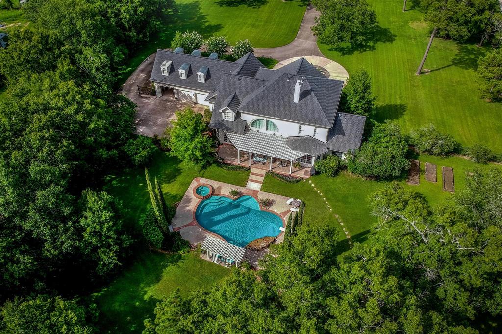 106 Melody Lane, Friendswood, TX 77546