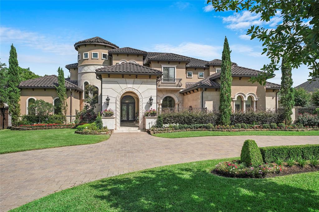 Homes for Sale in Friendswood TX with 3 Car Garage