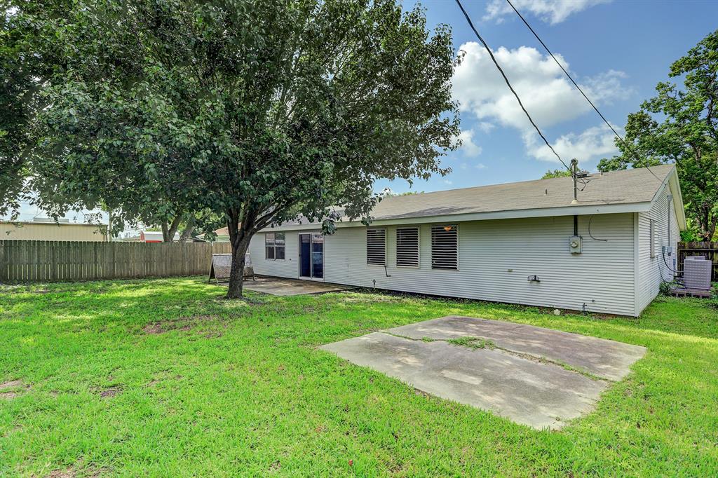 406 Wisteria Street, La Marque, TX 77568