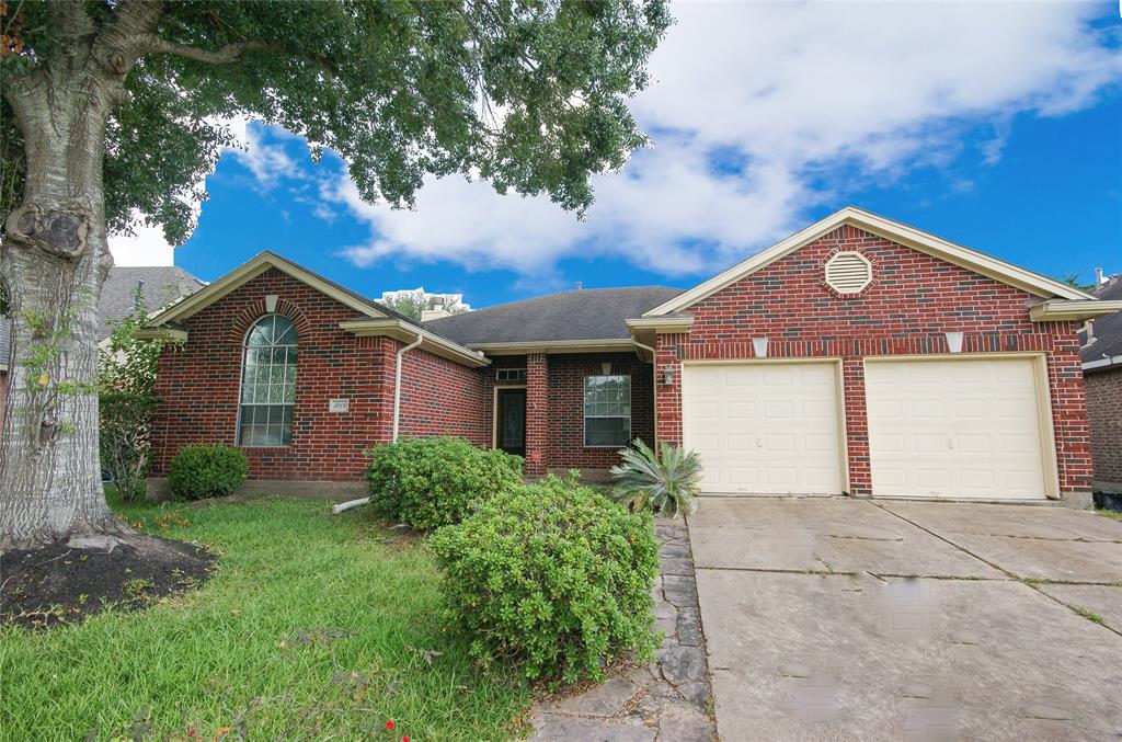 3006 Breakers Point Drive, Friendswood, TX 77546