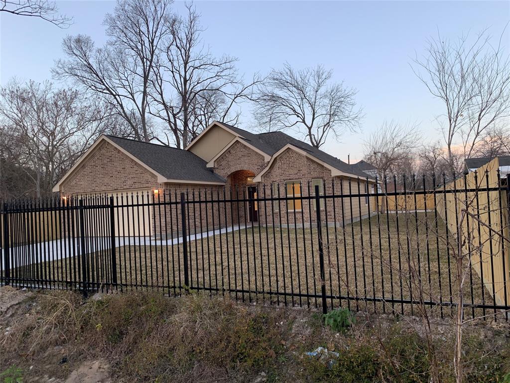 2506 Wall St, Houston, TX 77088