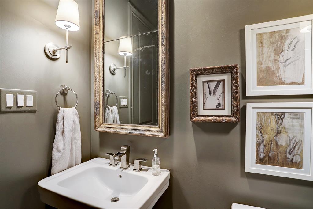 3779 Bellaire Boulevard, Southside Place, TX 77025