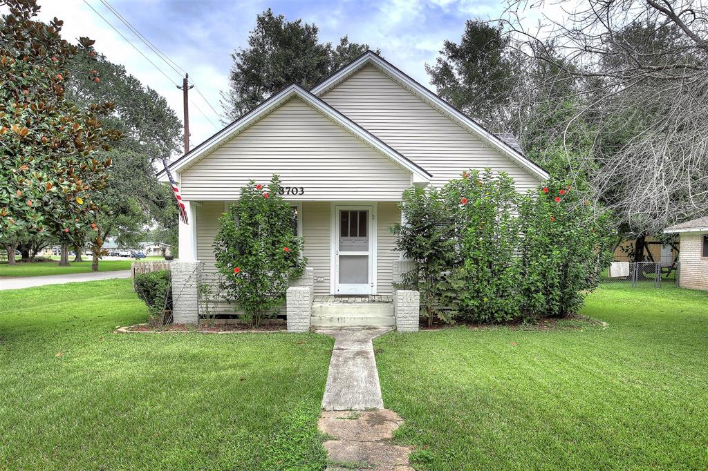 8703 Church Street, Needville, TX 77461