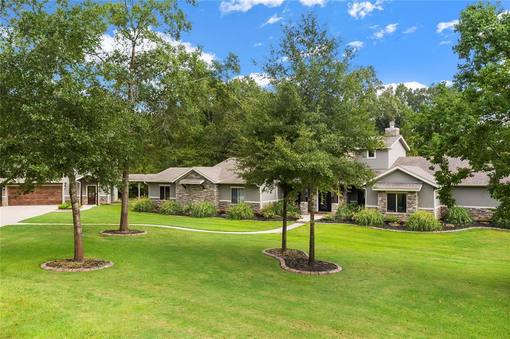 Domingo Palomino 24029 Pecan Cove W, Montgomery, TX 77356