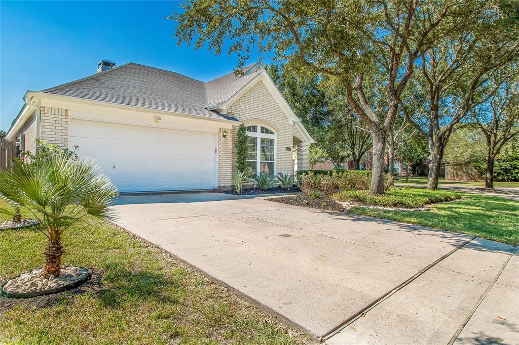 5702 Rose Hill Court, Rosharon, TX 77583