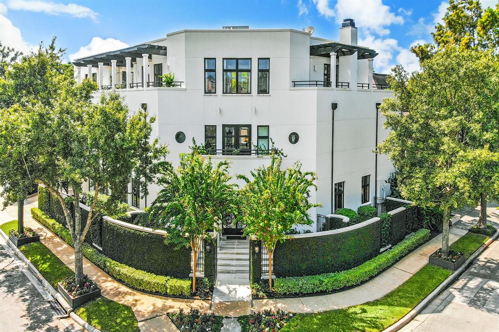 2201 Avalon Place, Houston TX 77019