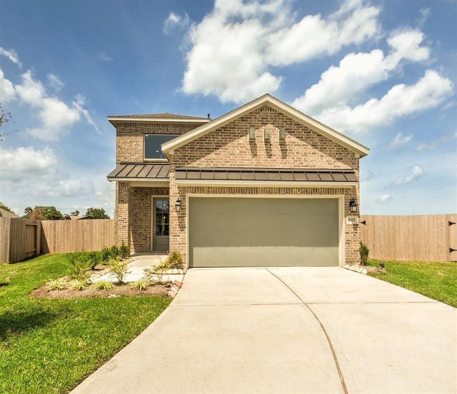 4130 W Bayou Maison, Dickinson, TX 77539