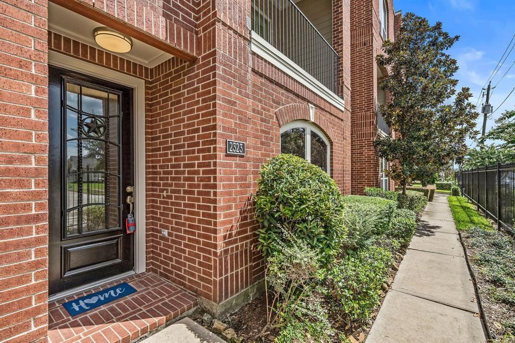 2323 Hutchins Street, Houston, TX 77004