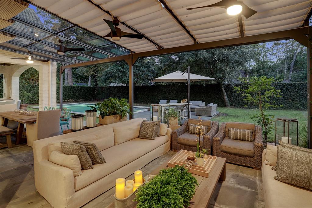 4 GREYTON Lane, Houston, TX 77024