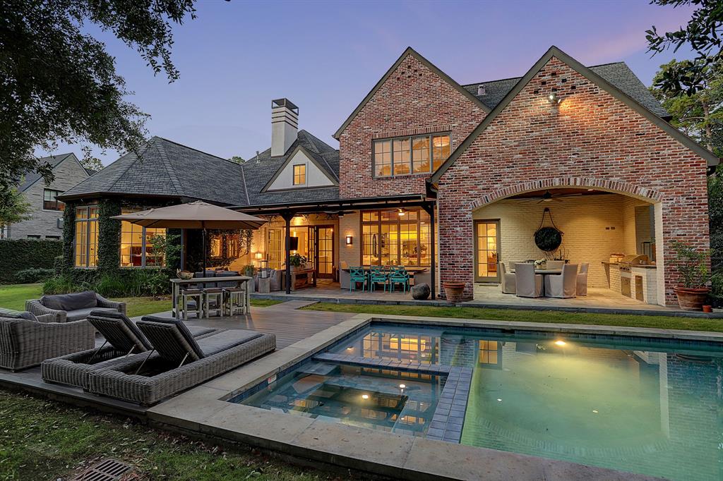 4 GREYTON Lane, Houston, TX 77024