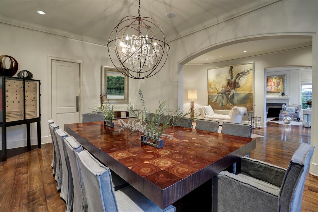 4 GREYTON Lane, Houston, TX 77024